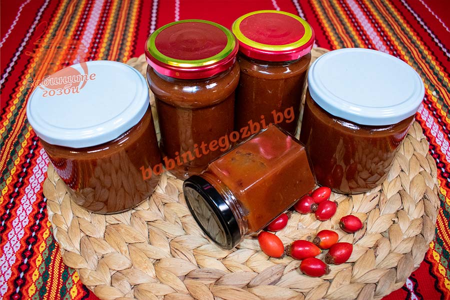 Мармалад от шипки, ябълки и сливи